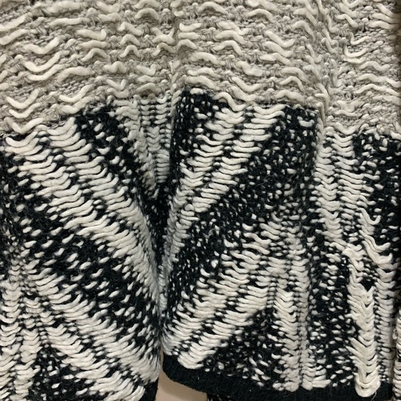 Sweater - Picture 8 of 8